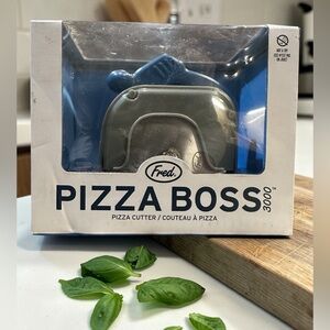 Fred Pizza Boss 3000 Cutter - Blue and Gray